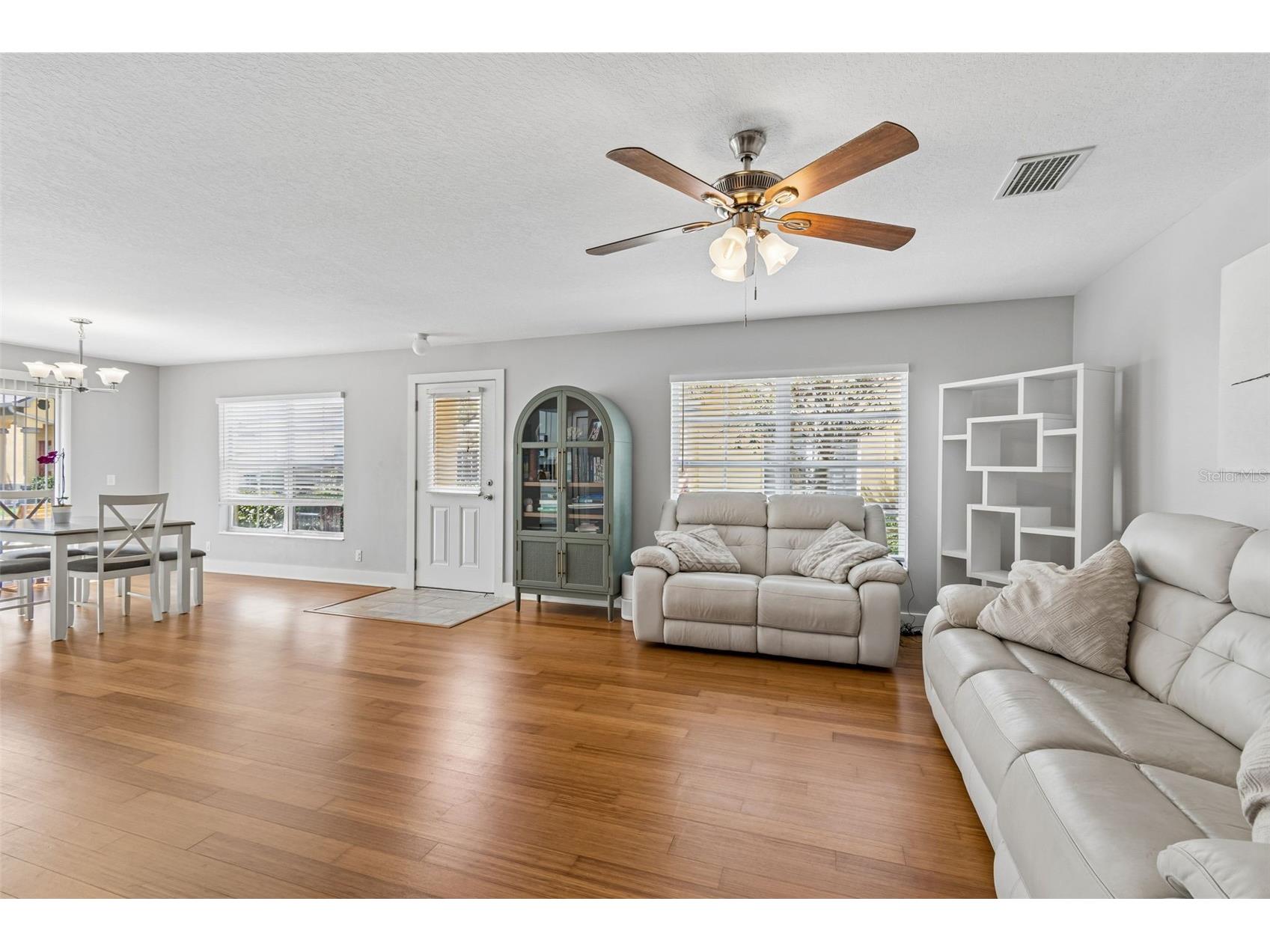 3863 Island Way Saint Petersburg FL 33705 TB8500294 image6