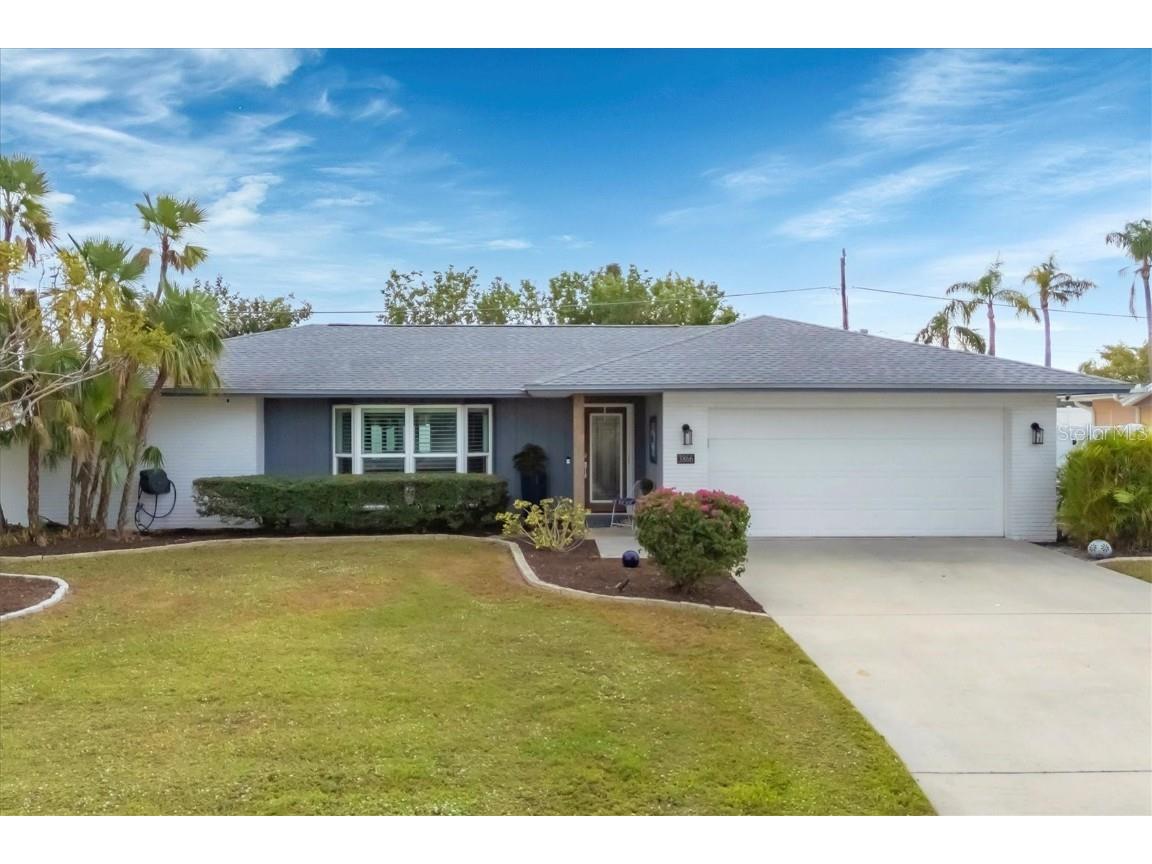 3866 Pin Oaks Street Sarasota FL 34232 A4633299 image1