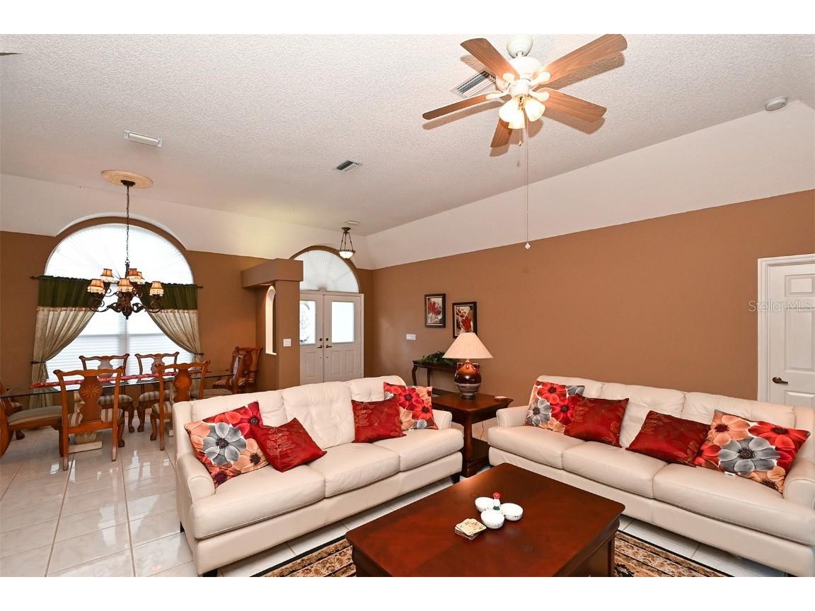 3866 Surrey Court Sarasota FL 34235 A4674038 image13