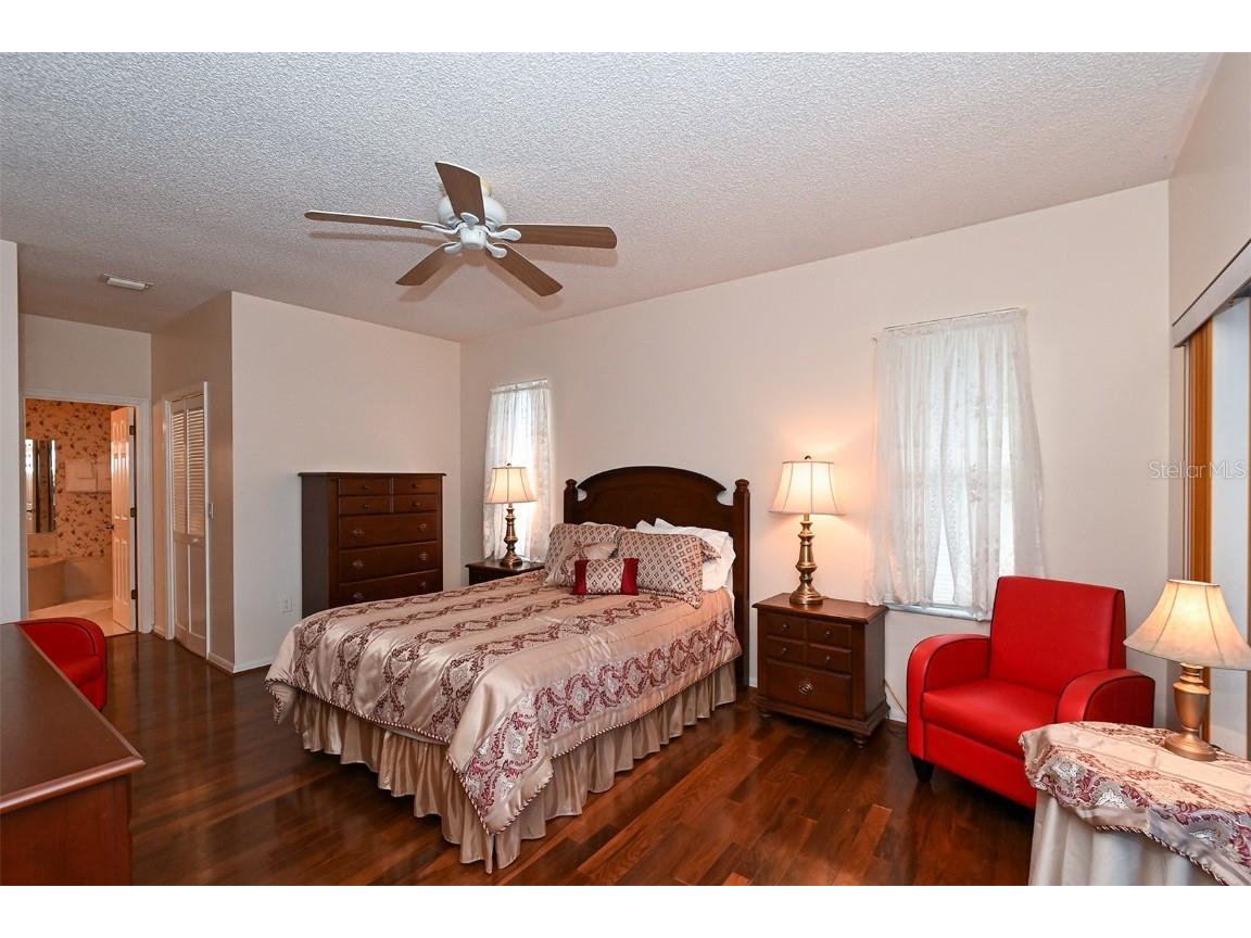 3866 Surrey Court Sarasota FL 34235 A4674038 image25