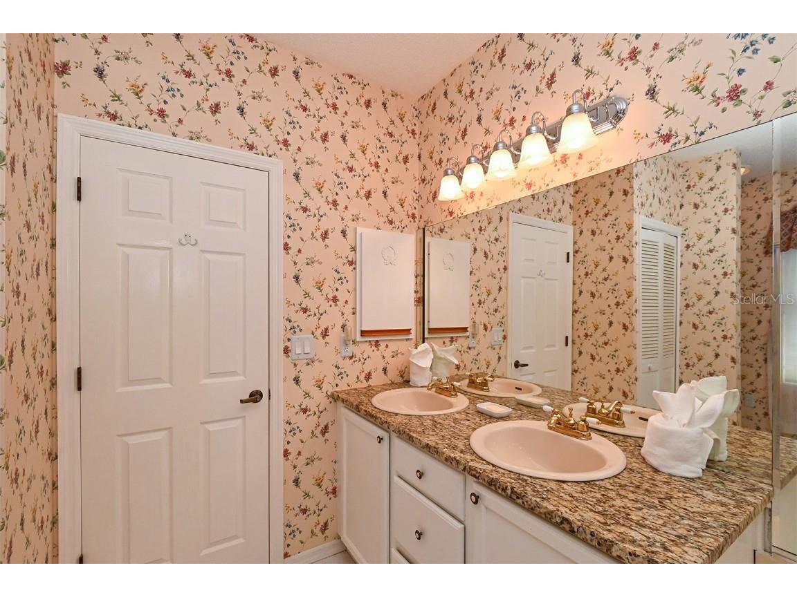3866 Surrey Court Sarasota FL 34235 A4674038 image29