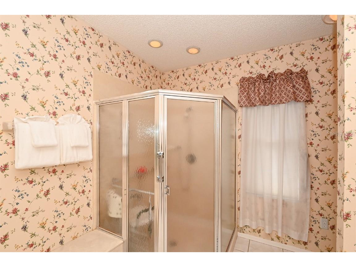 3866 Surrey Court Sarasota FL 34235 A4674038 image30
