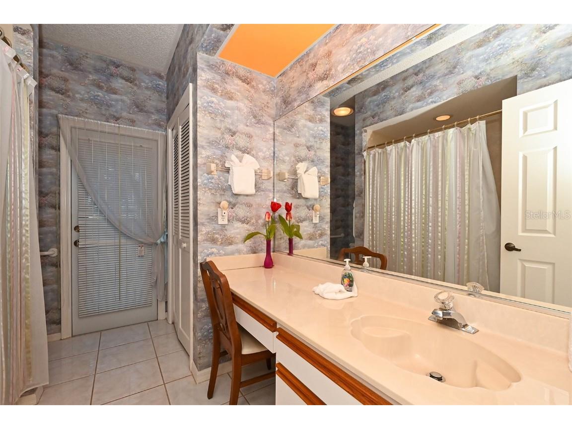 3866 Surrey Court Sarasota FL 34235 A4674038 image35