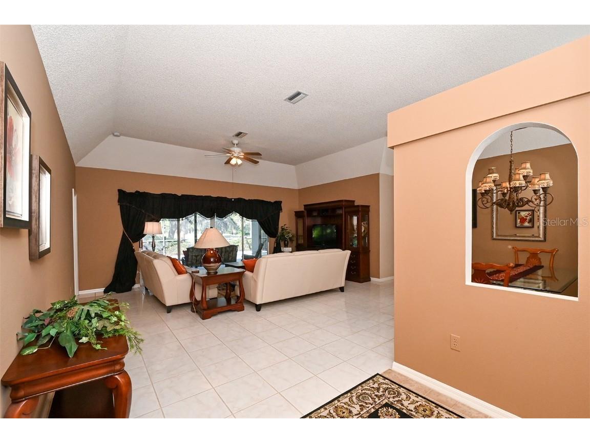3866 Surrey Court Sarasota FL 34235 A4674038 image7