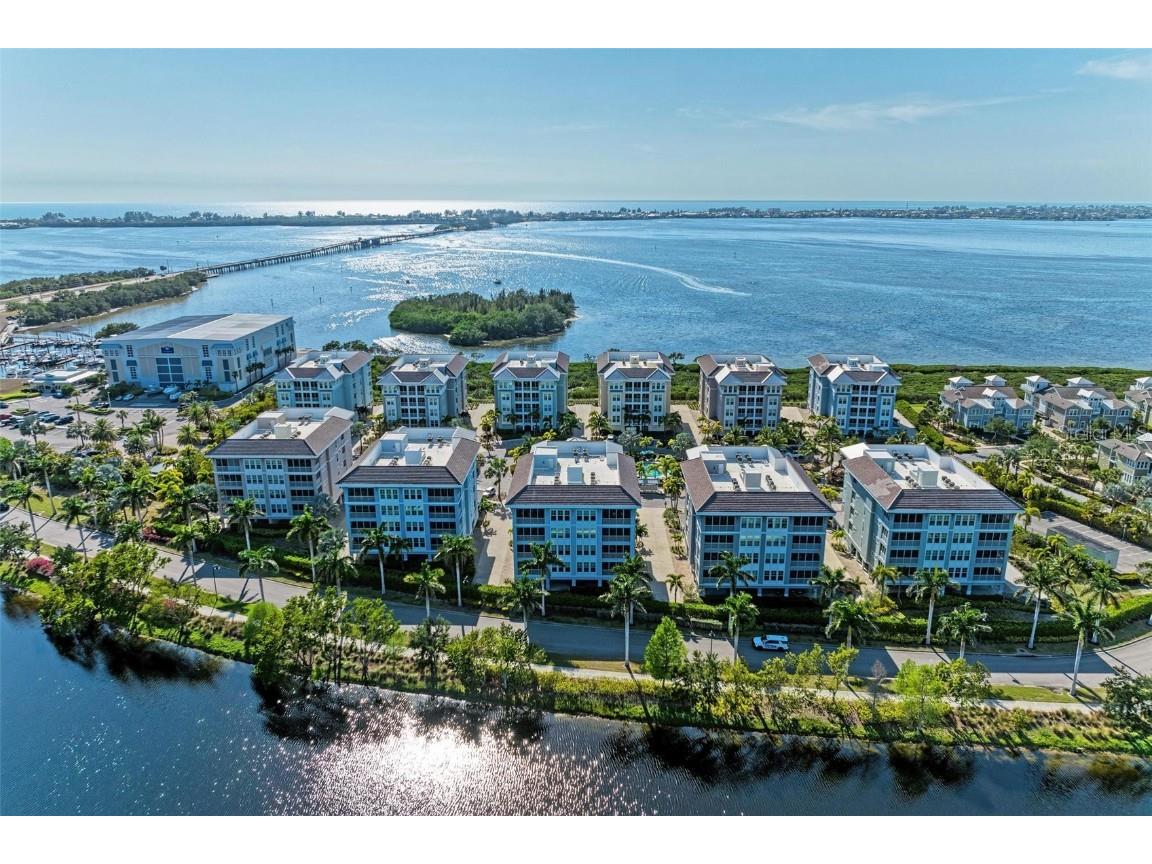 387 Aruba Circle #403 Bradenton FL 34209 A4566490 image1