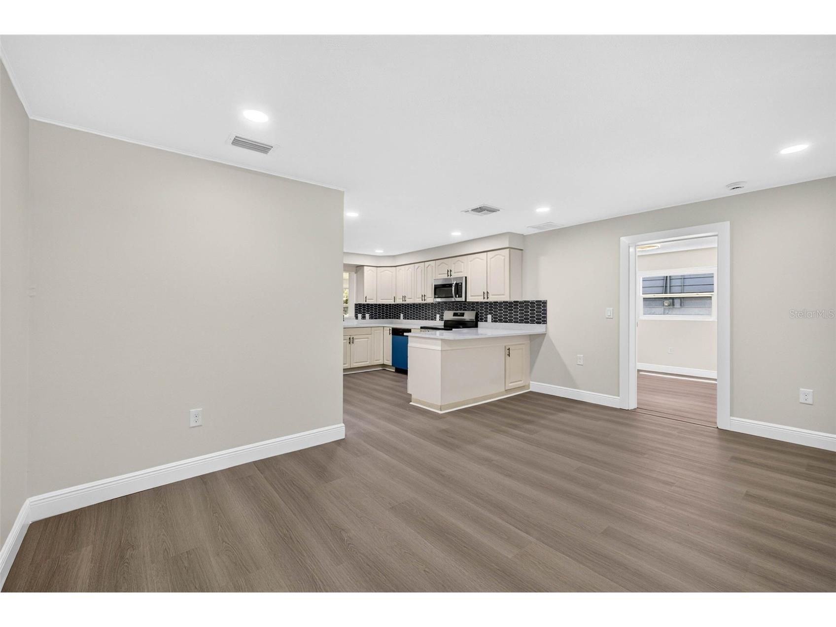 38706 Calvin Avenue Zephyrhills FL 33542 TB8529345 image11