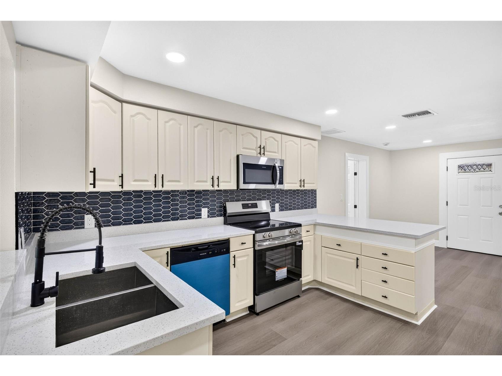 38706 Calvin Avenue Zephyrhills FL 33542 TB8529345 image16