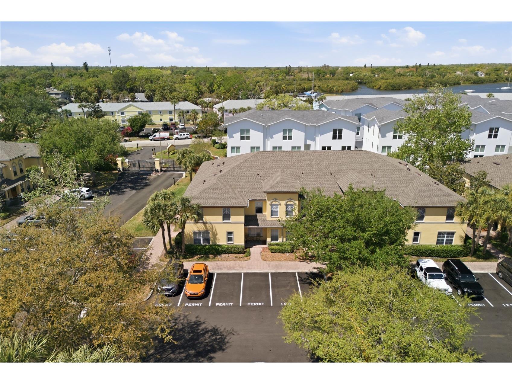 3871 Mariner Drive Saint Petersburg FL 33705 A4688401 image1