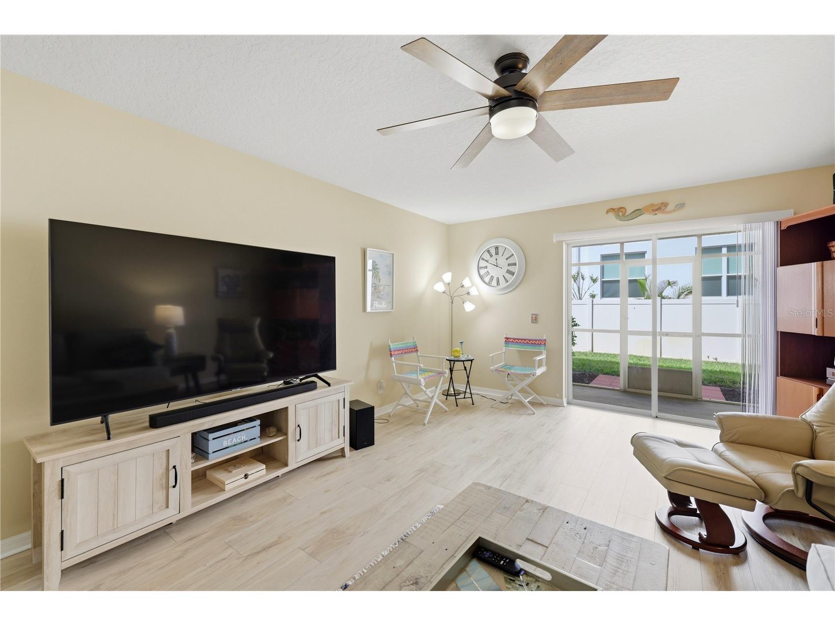 3871 Mariner Drive Saint Petersburg FL 33705 A4688401 image20