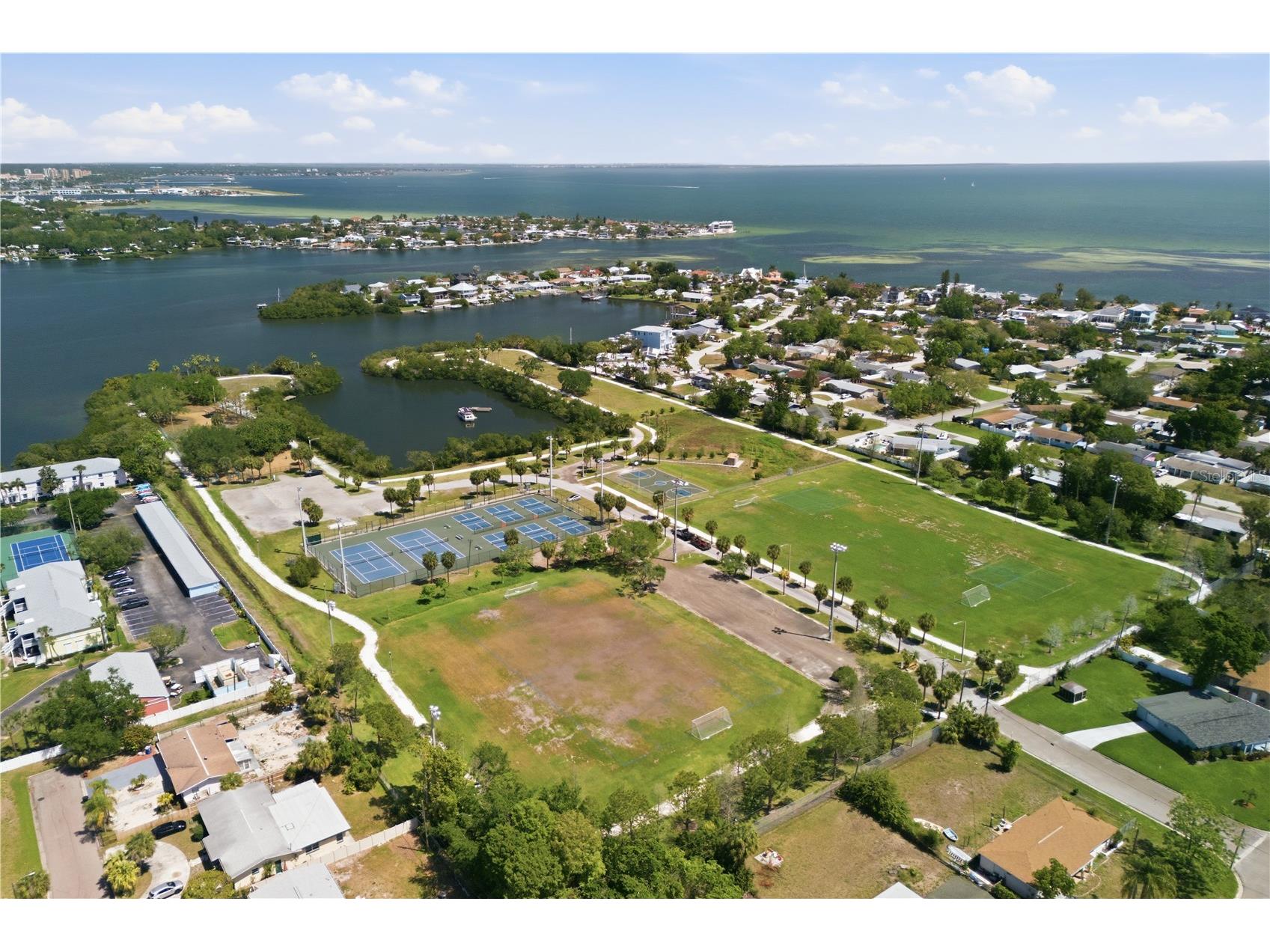3871 Mariner Drive Saint Petersburg FL 33705 A4688401 image41