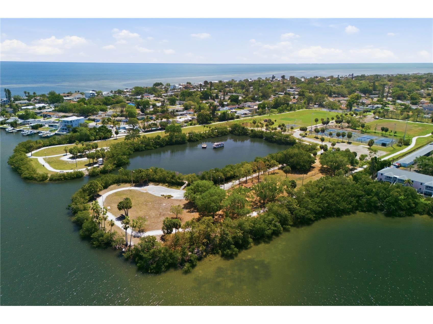 3871 Mariner Drive Saint Petersburg FL 33705 A4688401 image44
