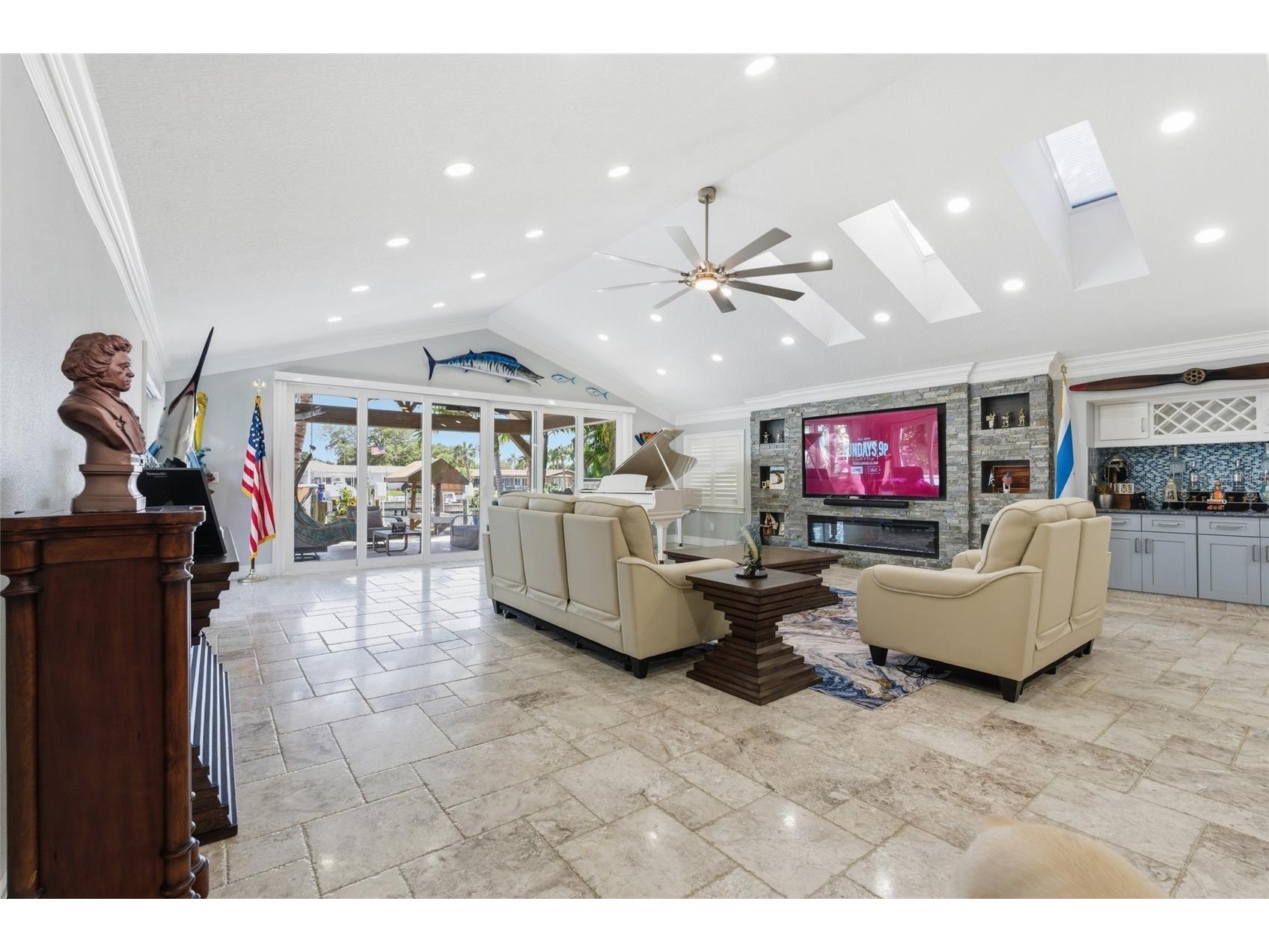 3874 48th Avenue S Saint Petersburg FL 33711 TB8506339 image7