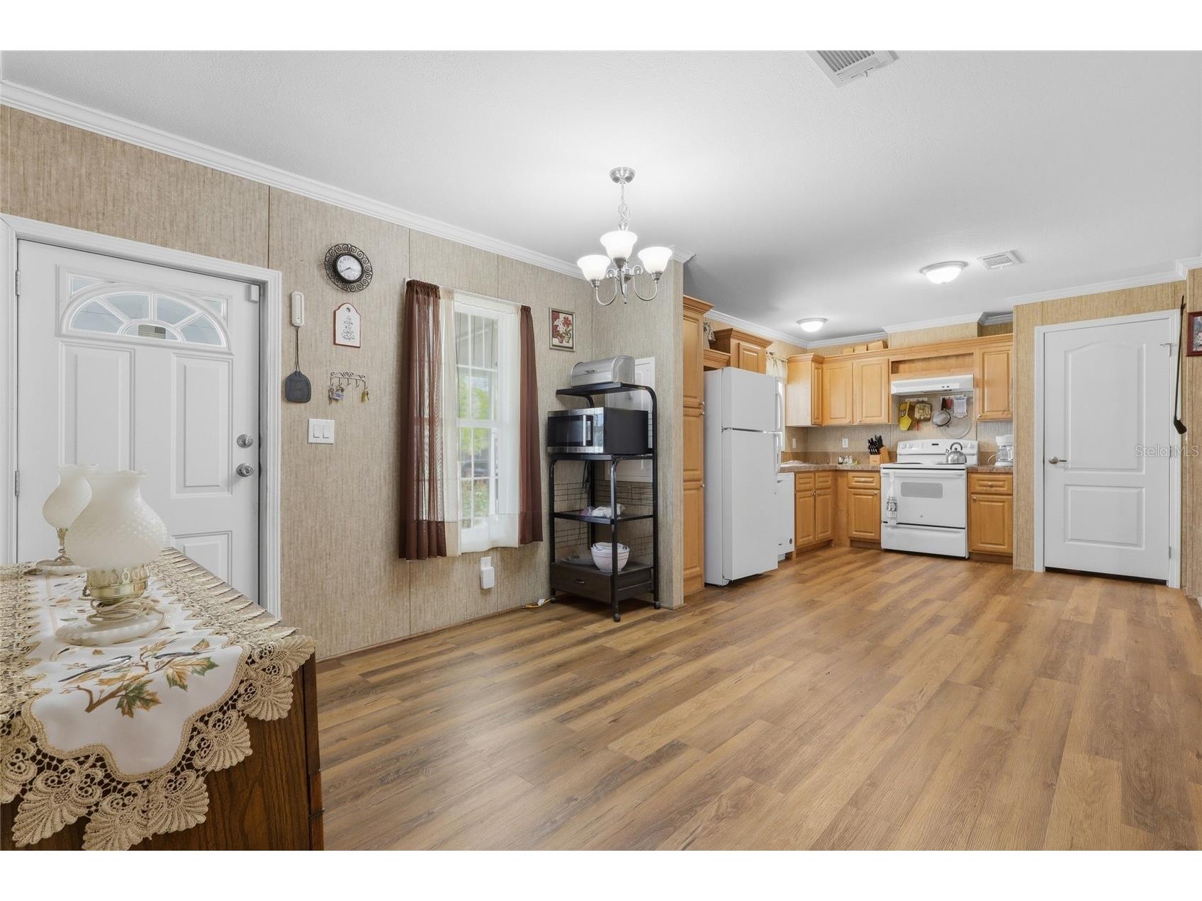 38745 New Jersey Avenue Zephyrhills FL 33542 TB8532025 image8
