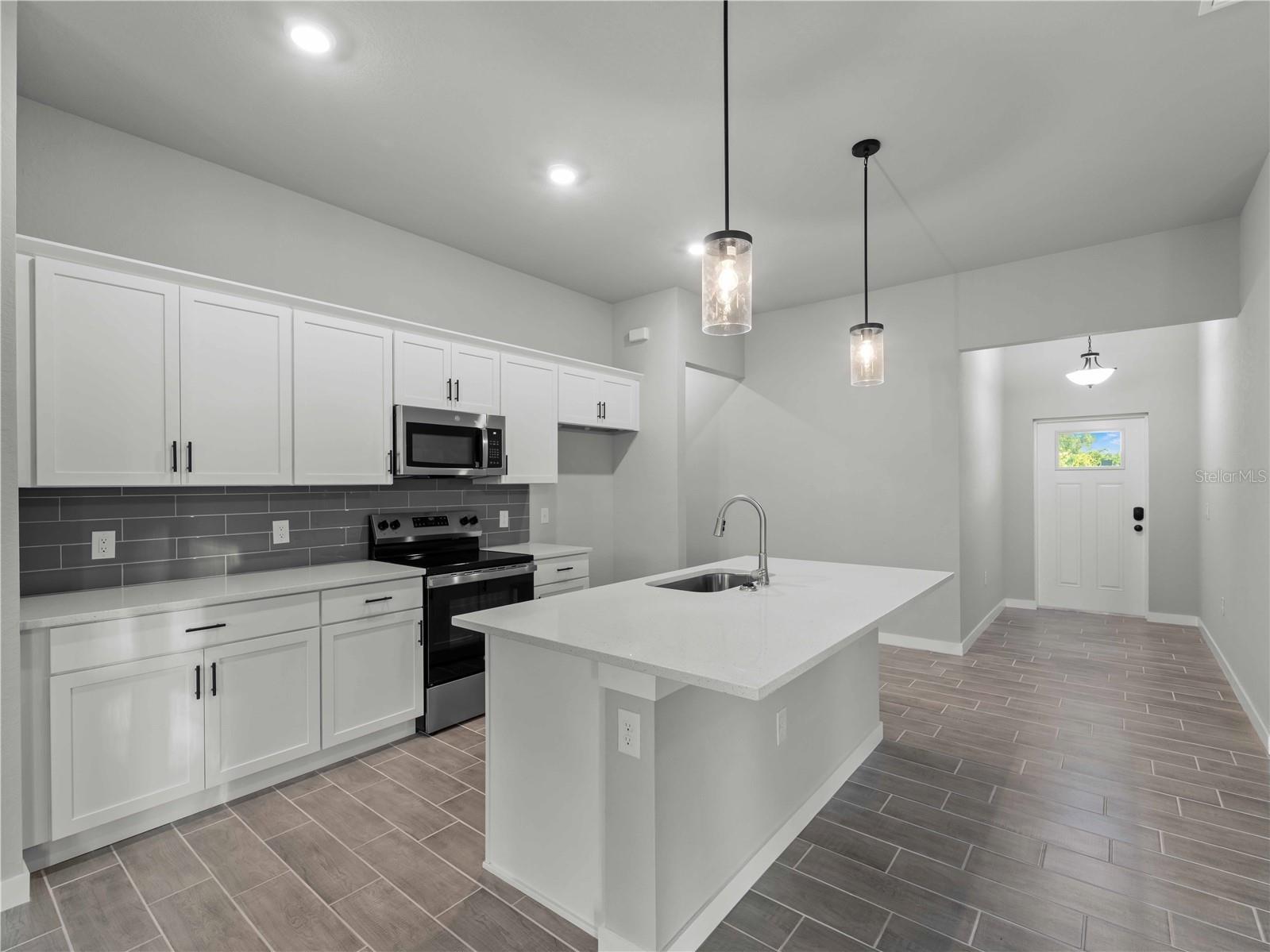 3875 Lamarque Avenue North Port FL 34286 C7522718 image10