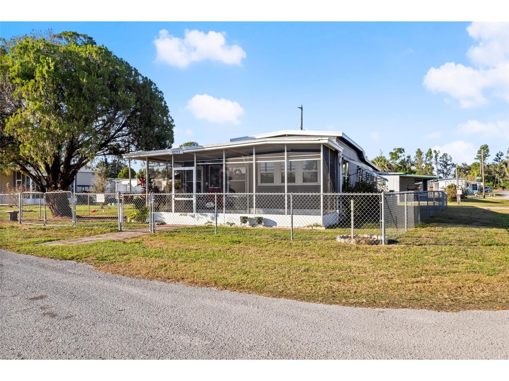 38755 New Jersey Avenue Zephyrhills FL 33542 TB8459284 image1