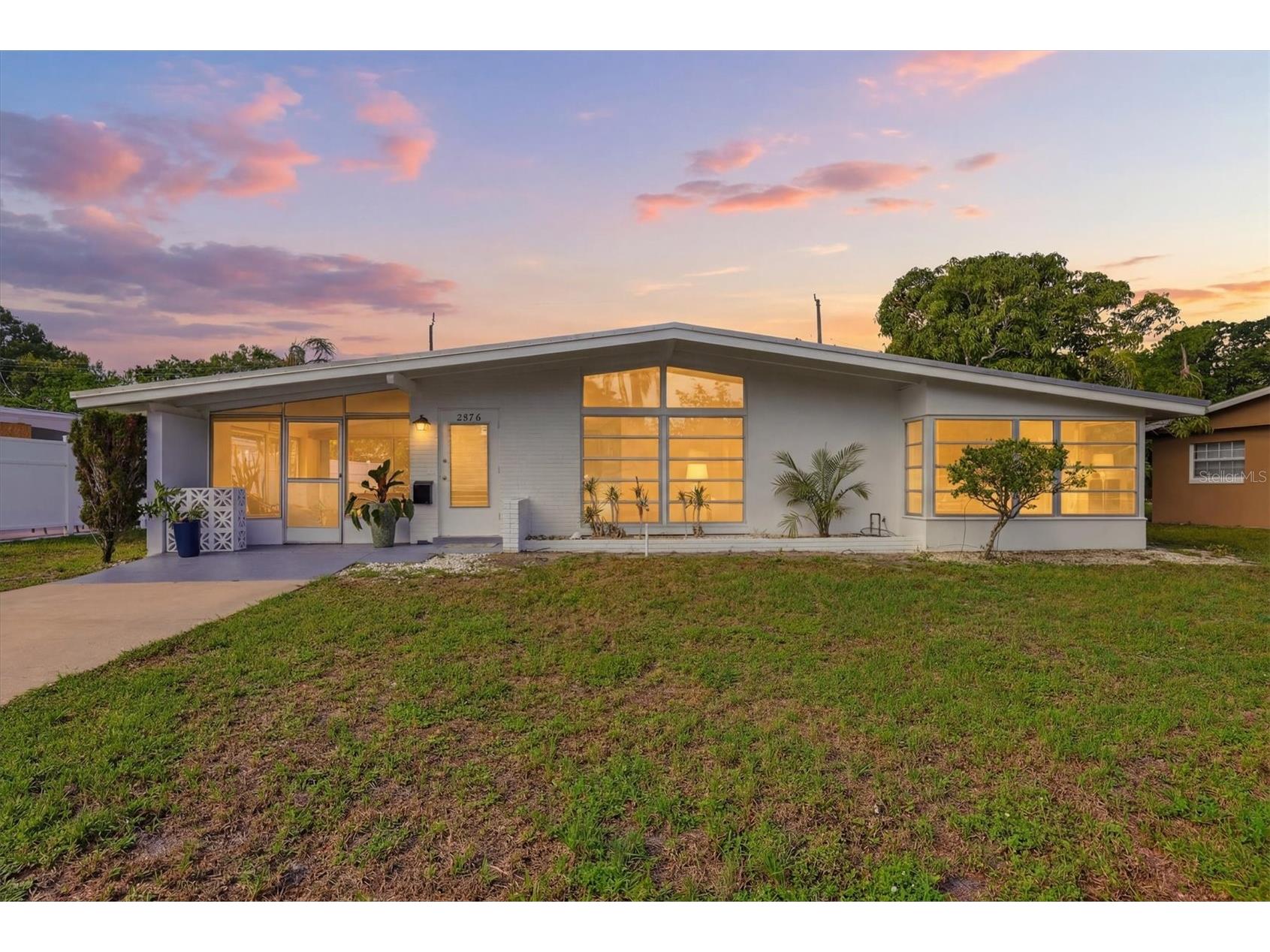 3876 Prudence Drive Sarasota FL 34235 A4688372 image1