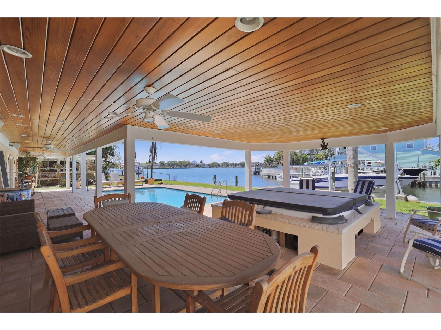 3876 Shore Acres Boulevard NE Saint Petersburg FL 33703 TB8495451 image18