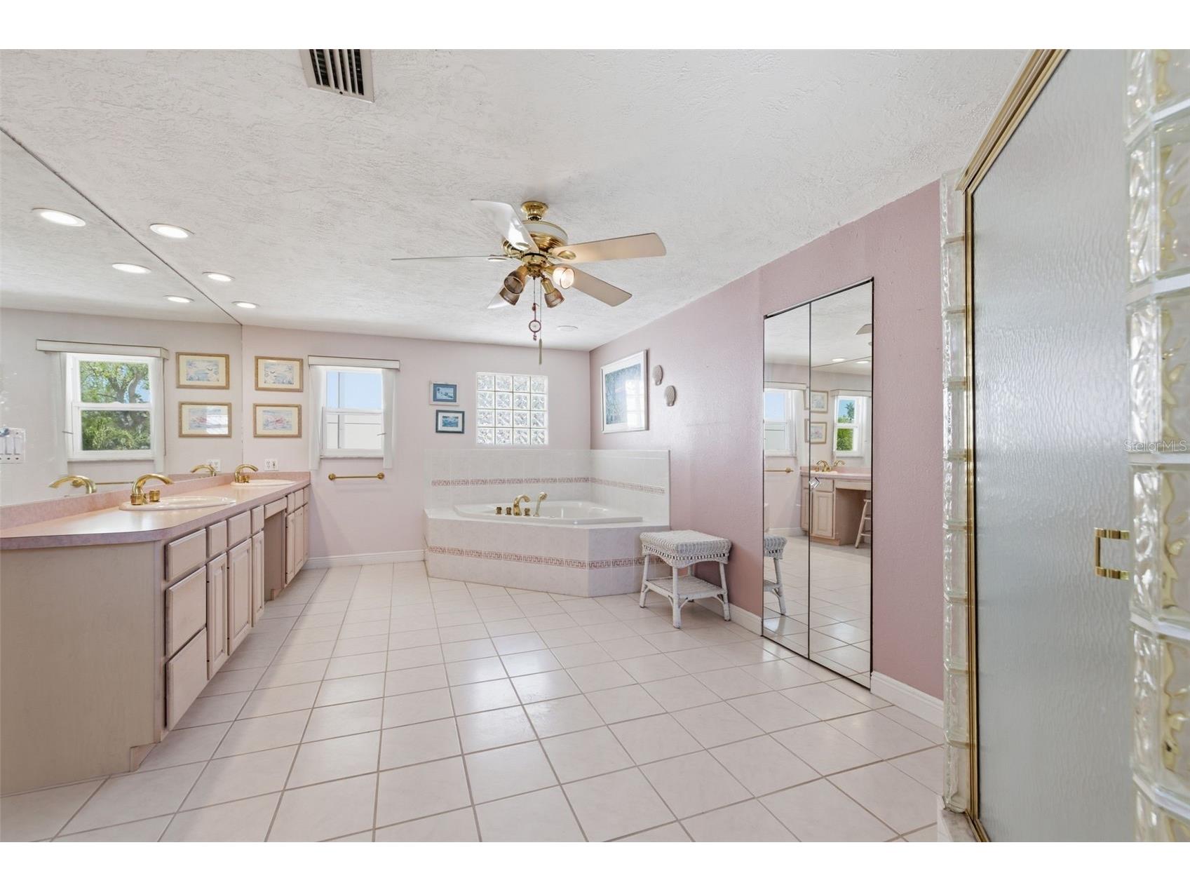 3876 Shore Acres Boulevard NE Saint Petersburg FL 33703 TB8495451 image29