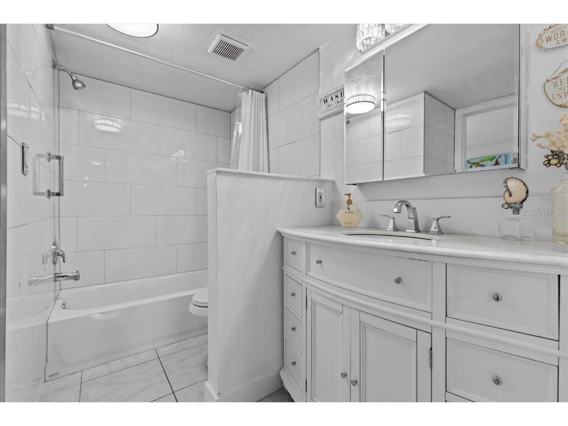 388 Moorings Cove Drive #6E Tarpon Springs FL 34689 TB8435262 image24