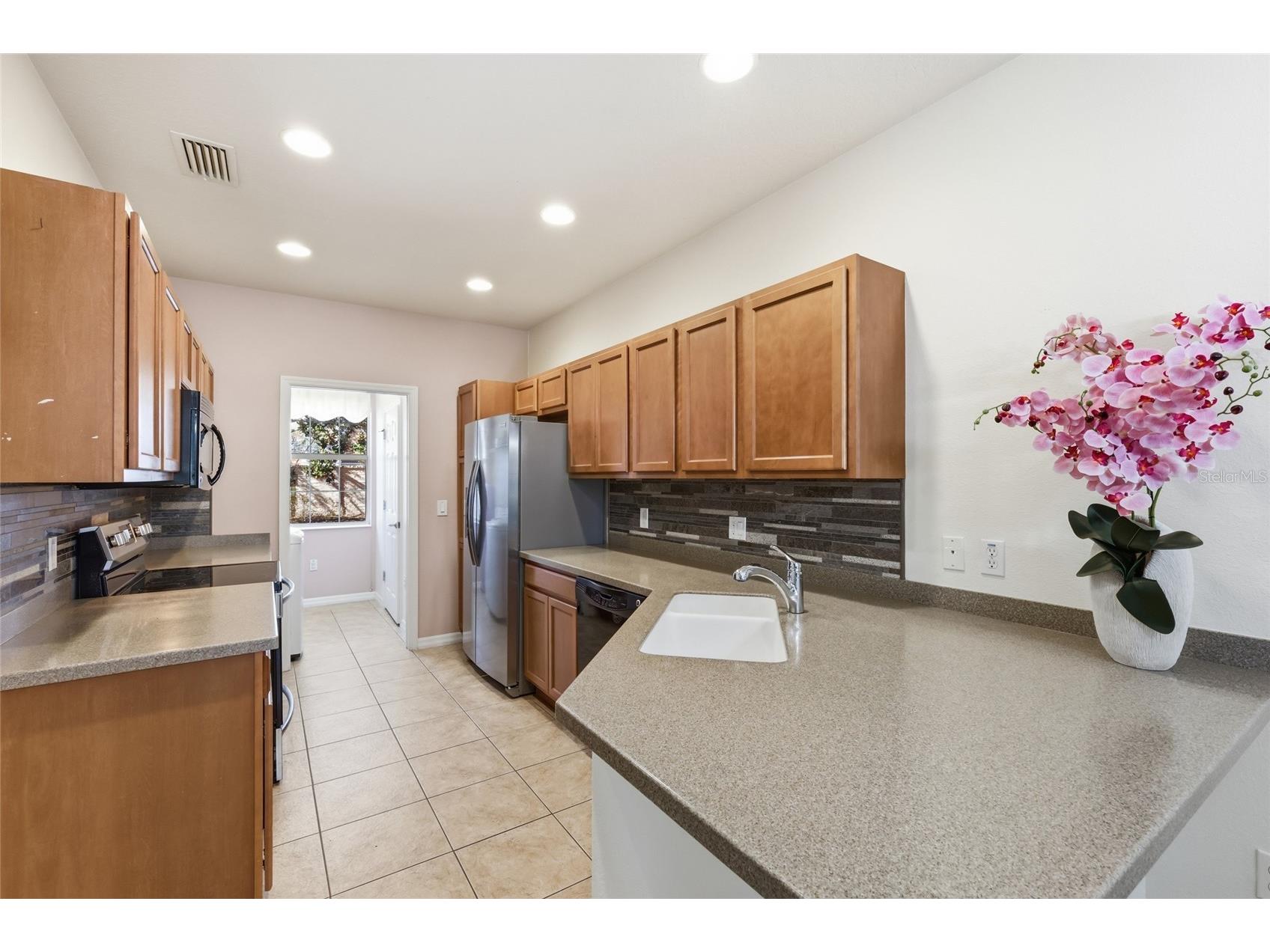 3880 82nd Avenue Circle E #104 Sarasota FL 34243 A4683885 image11