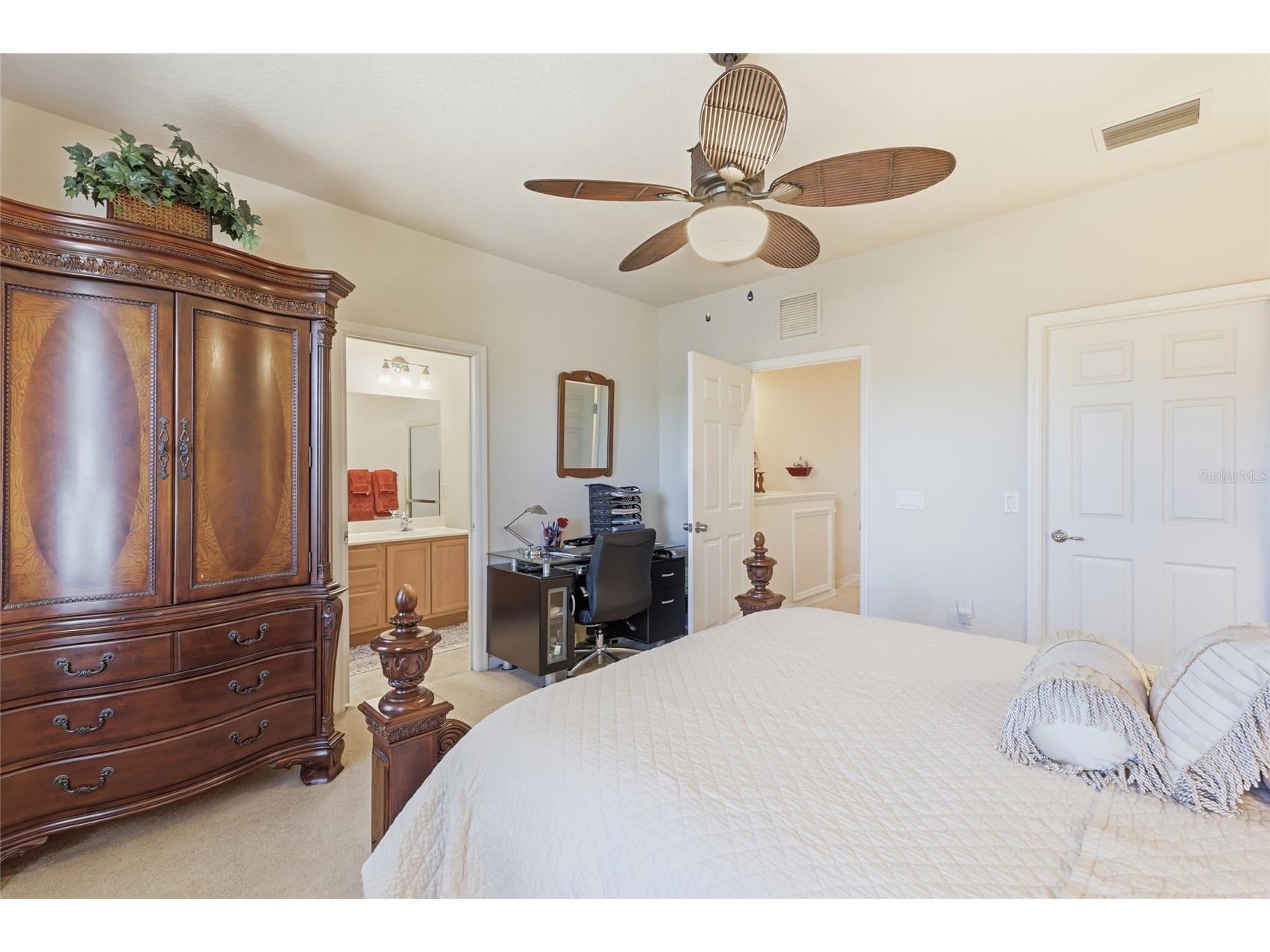3880 82nd Avenue Circle E #104 Sarasota FL 34243 A4683885 image17