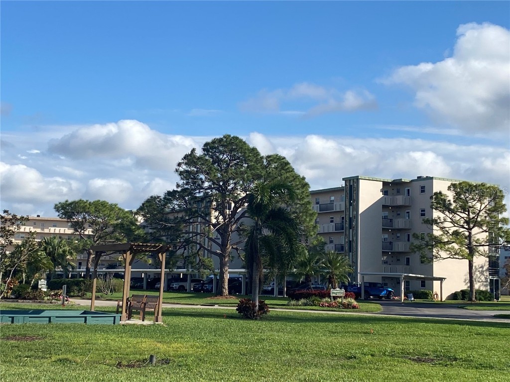 3880 Ironwood Lane #102E Bradenton FL 34209 A4559601 image1