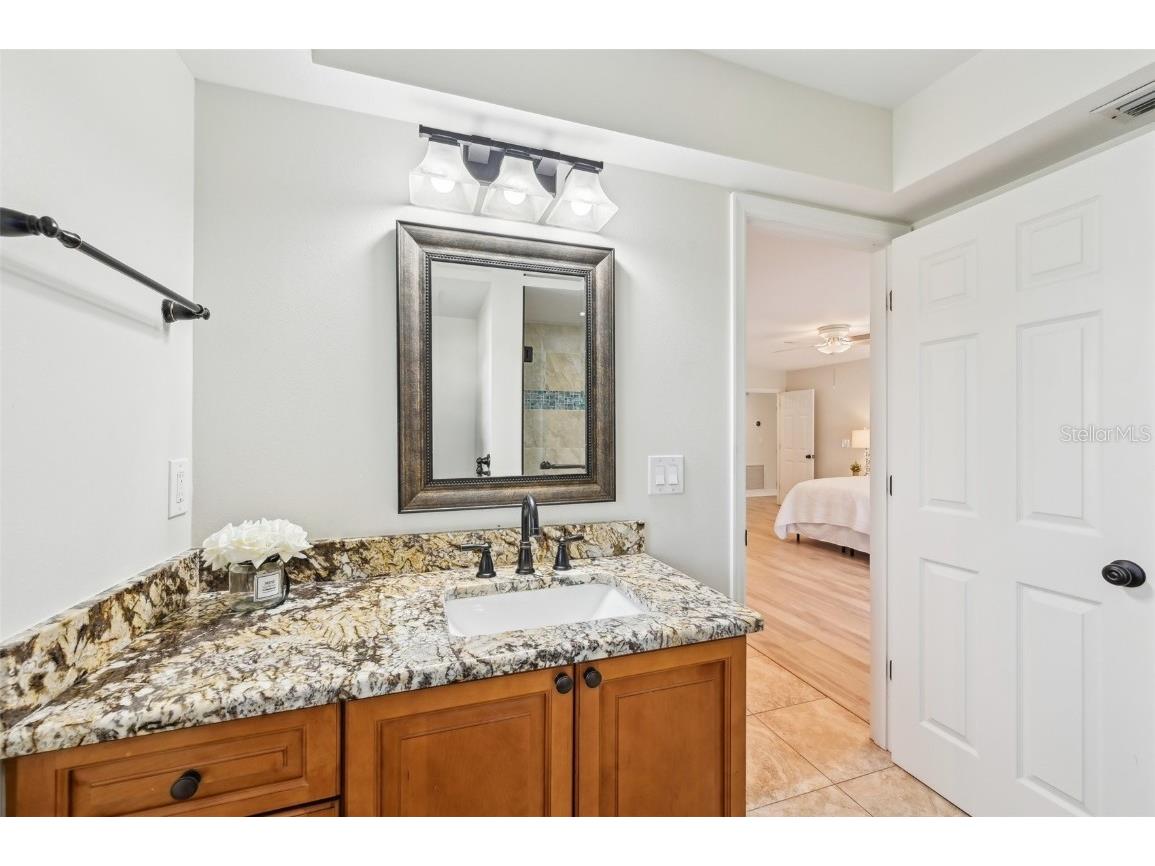 3880 Wilshire Circle #28 Sarasota FL 34238 A4670169 image29