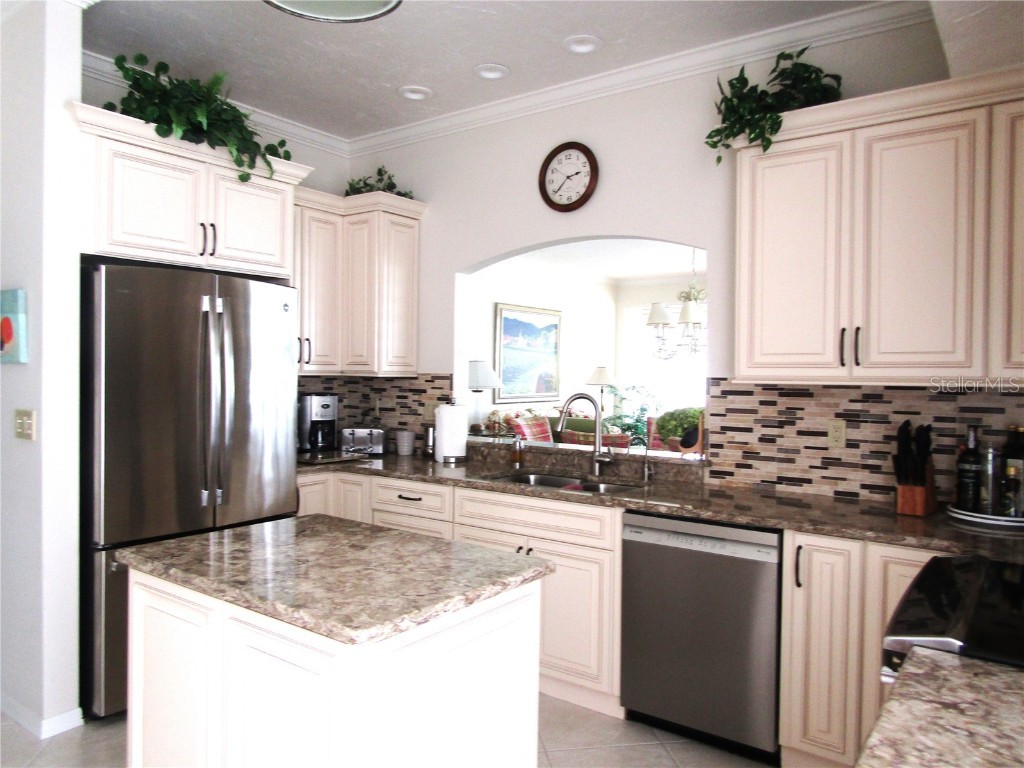 3881 Chatsworth Greene Court #20 Sarasota FL 34235 A4664393 image12