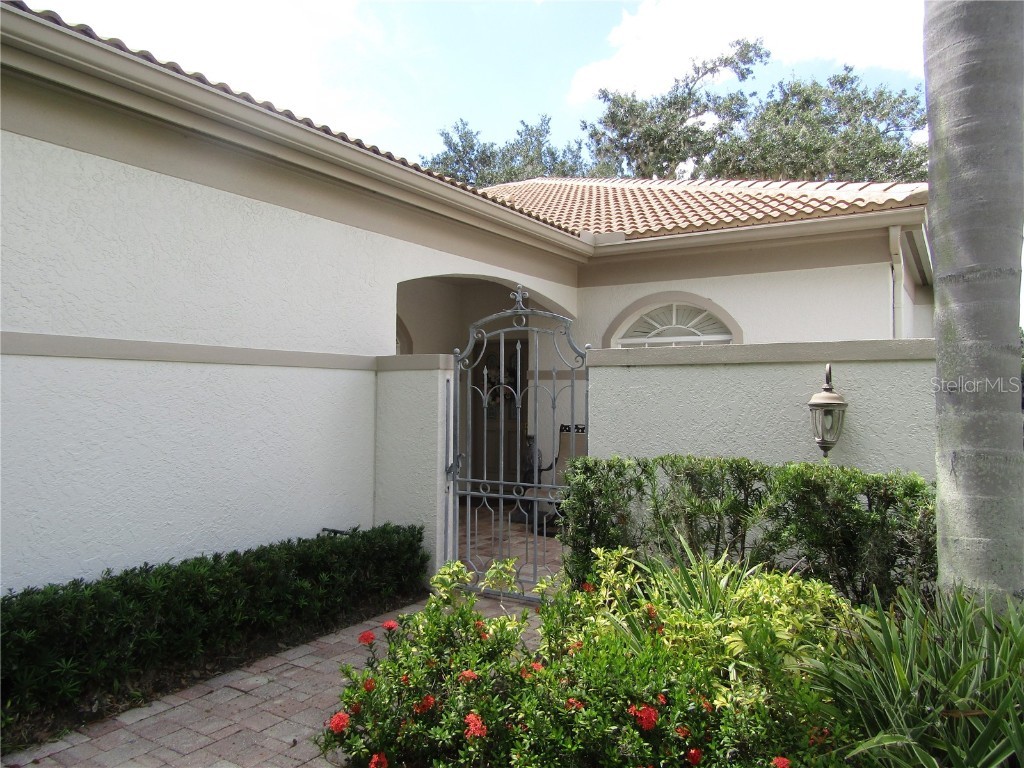 3881 Chatsworth Greene Court #20 Sarasota FL 34235 A4664393 image3