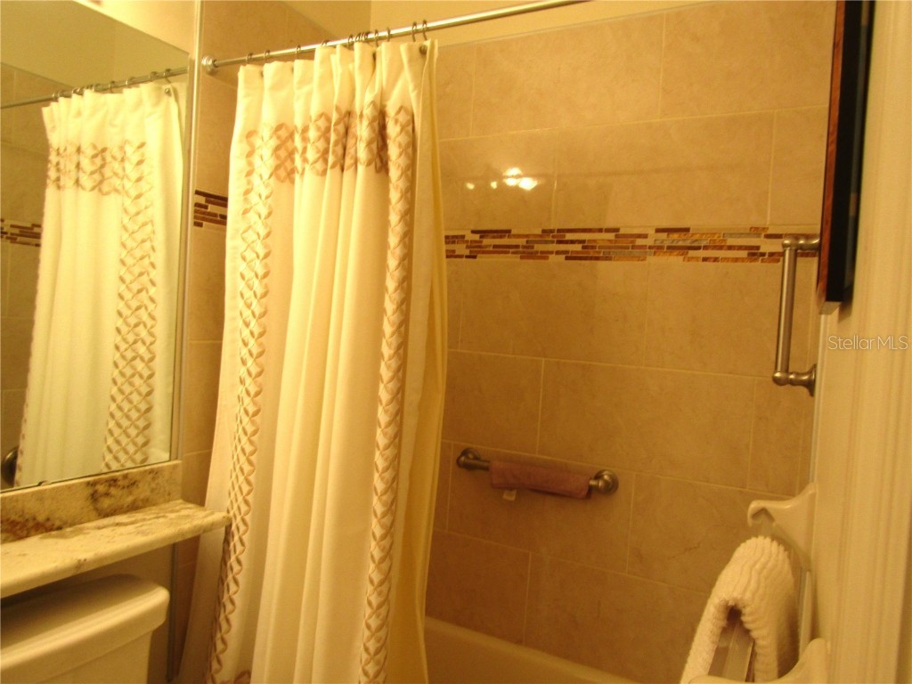 3881 Chatsworth Greene Court #20 Sarasota FL 34235 A4664393 image33