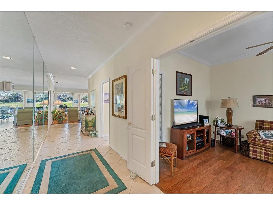 3881 Chatsworth Greene Court #20 Sarasota FL 34235 A4664393 image7