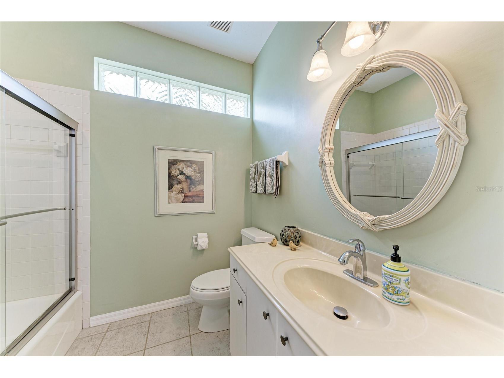 3883 Alamanda Drive Sarasota FL 34238 A4695839 image19