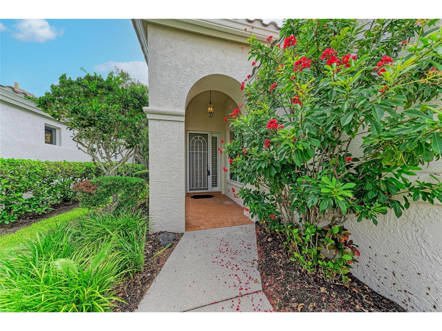 3883 Alamanda Drive Sarasota FL 34238 A4695839 image2