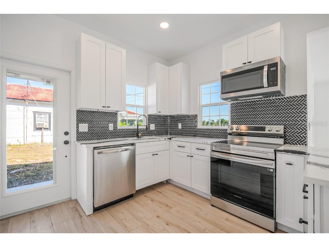 38835 Pine Street Umatilla FL 32784 S5138326 image23