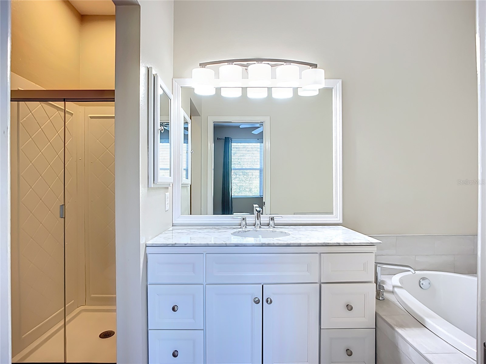 3884 Deberry Drive #0 Sarasota FL 34233 A4677315 image29