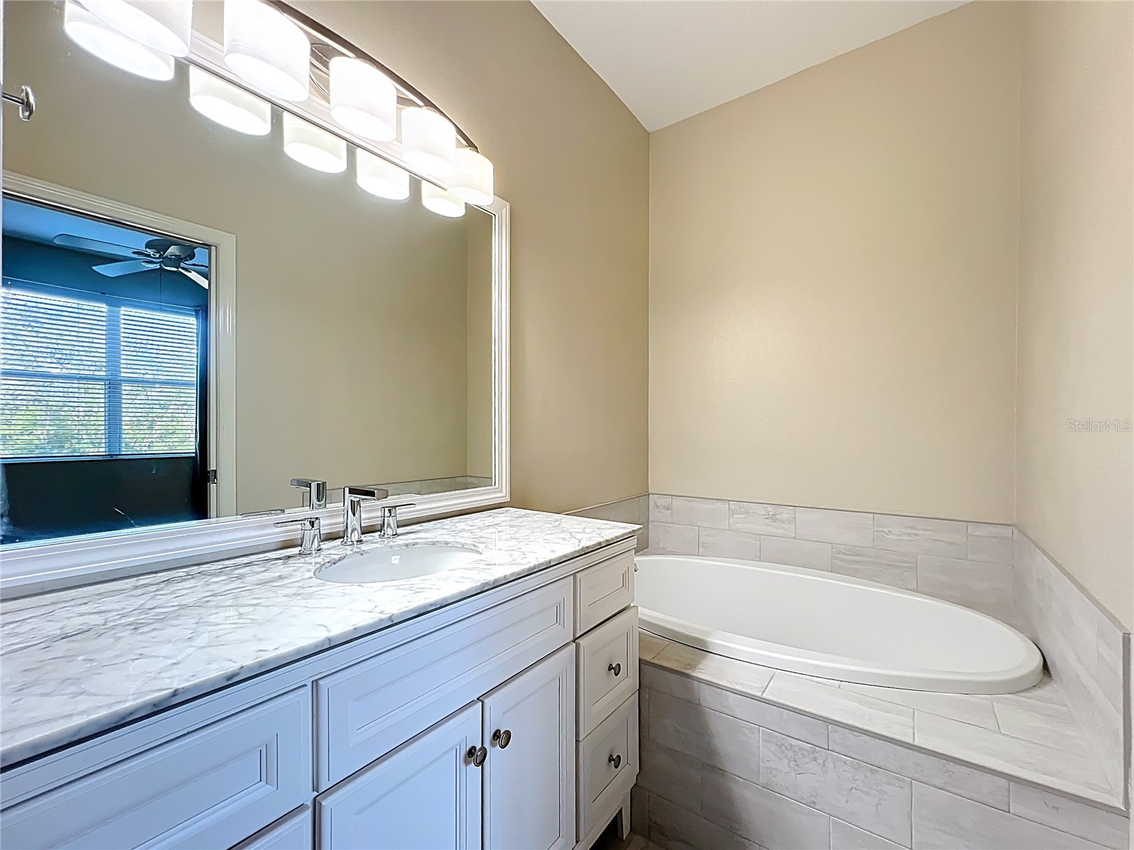 3884 Deberry Drive #0 Sarasota FL 34233 A4677315 image30