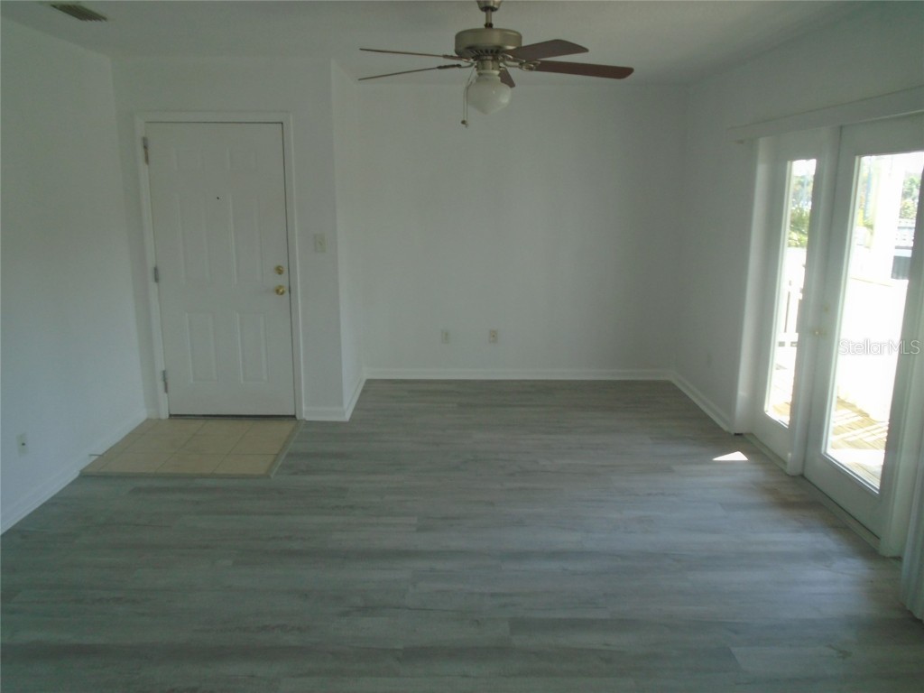 3889 Pompano Drive SE #D Saint Petersburg FL 33705 TB8447265 image6