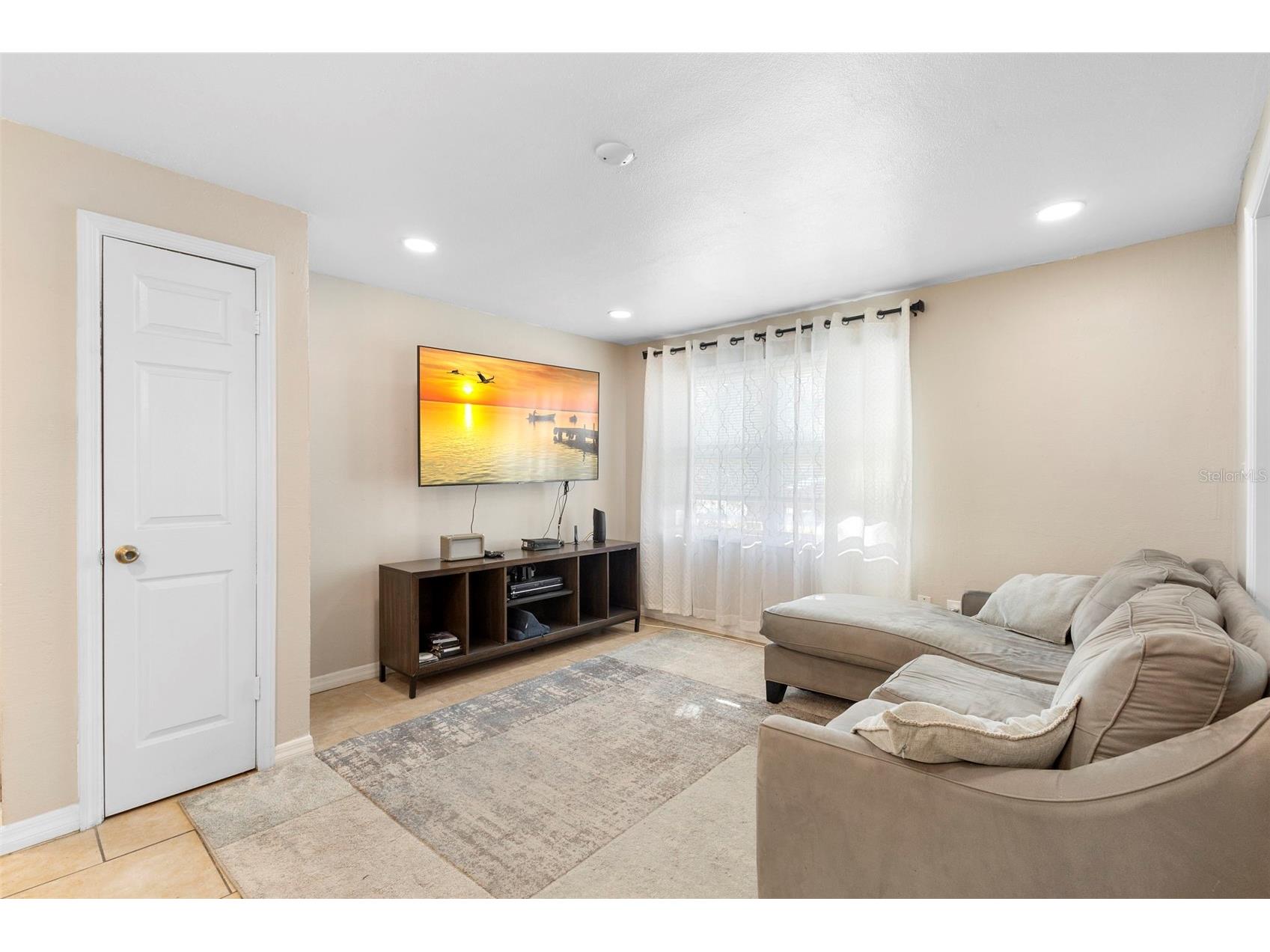 389 Park Avenue Orange City FL 32763 V4946604 image16