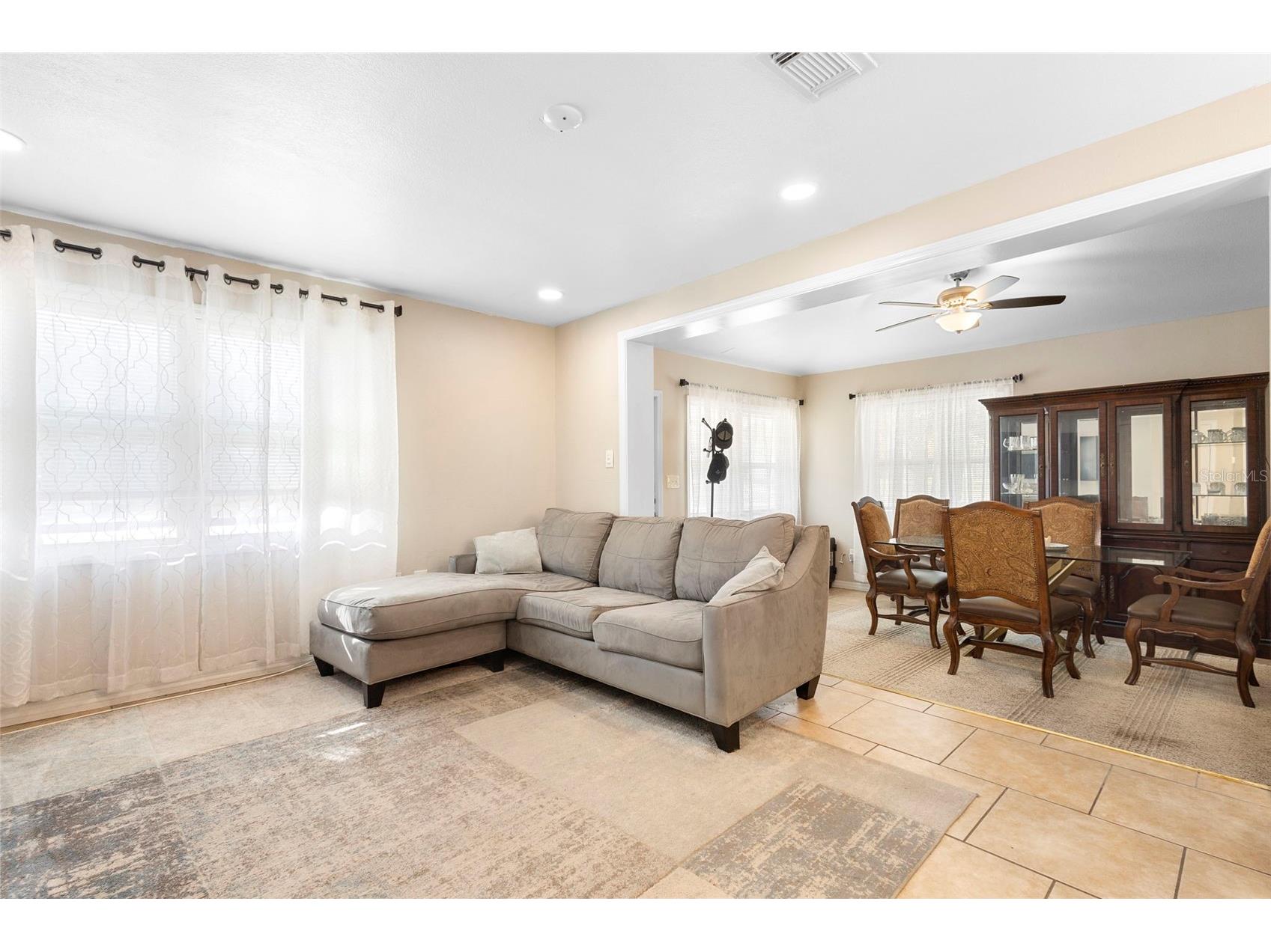 389 Park Avenue Orange City FL 32763 V4946604 image17