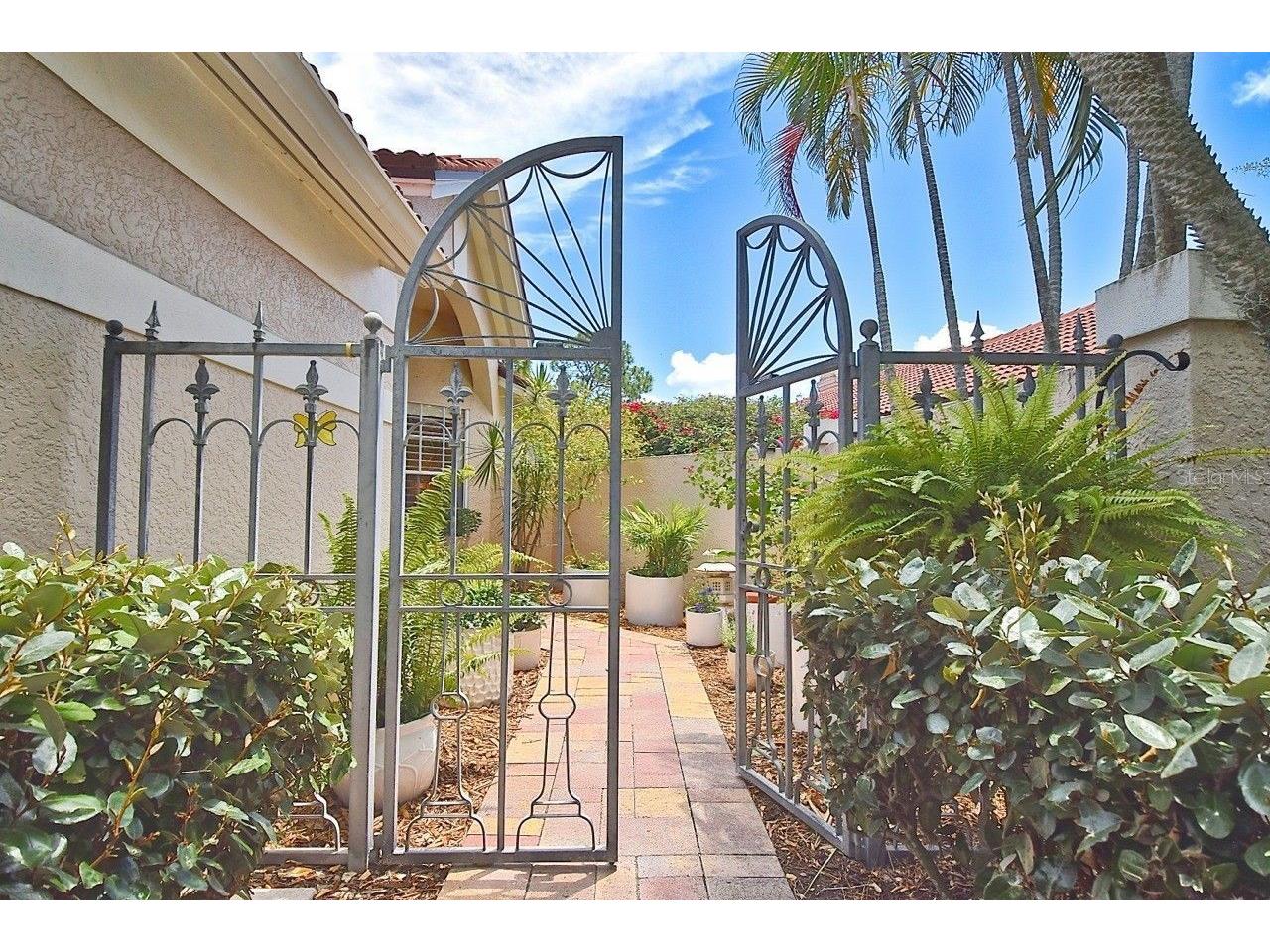 3890 Lyndhurst Court Sarasota FL 34235 TB8508923 image2
