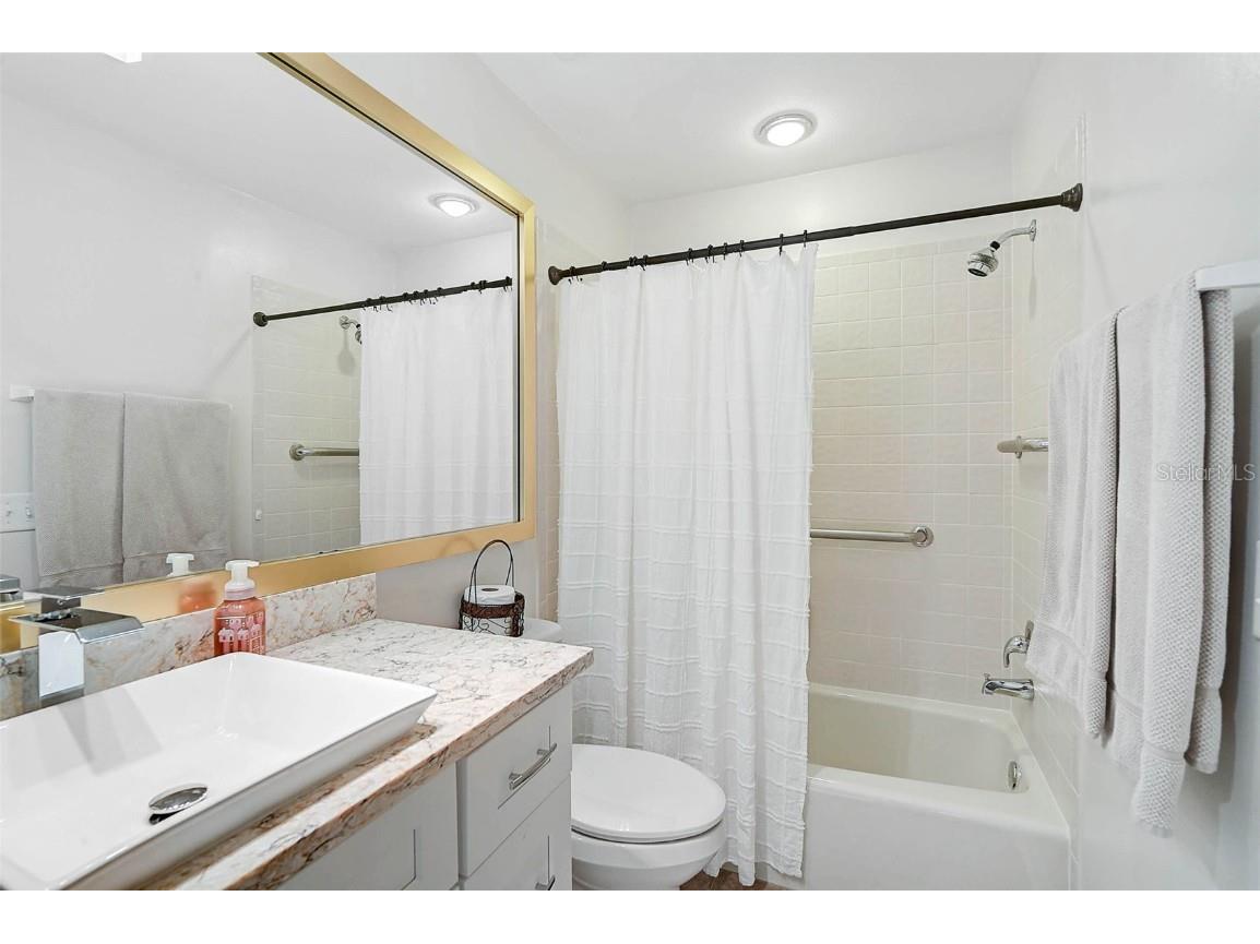 3890 Wilshire Circle #27 Sarasota FL 34238 A4667700 image14