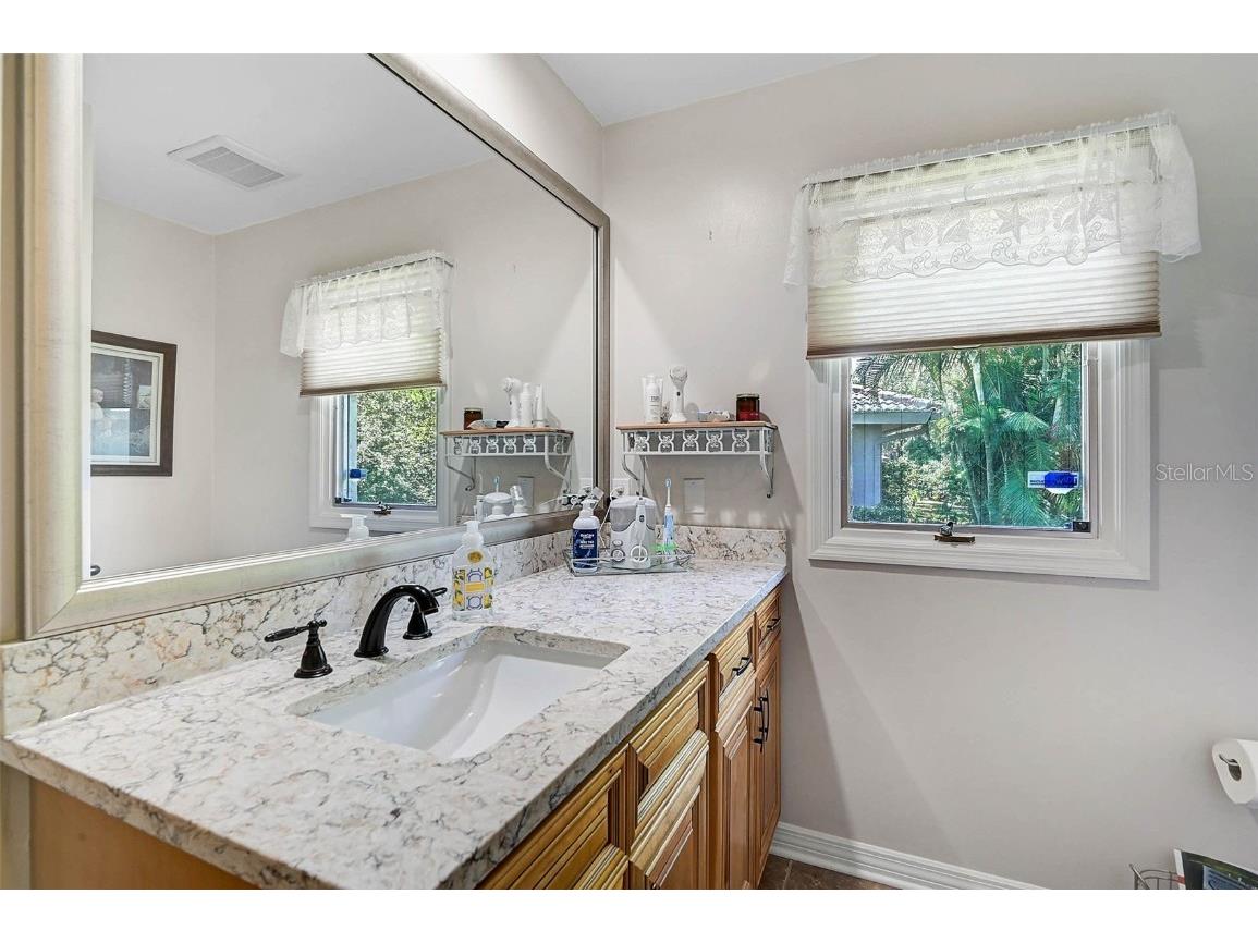 3890 Wilshire Circle #27 Sarasota FL 34238 A4667700 image21