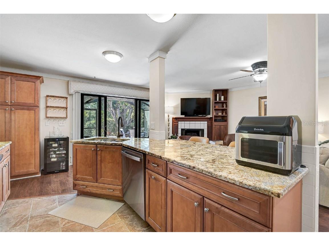 3890 Wilshire Circle #27 Sarasota FL 34238 A4667700 image28