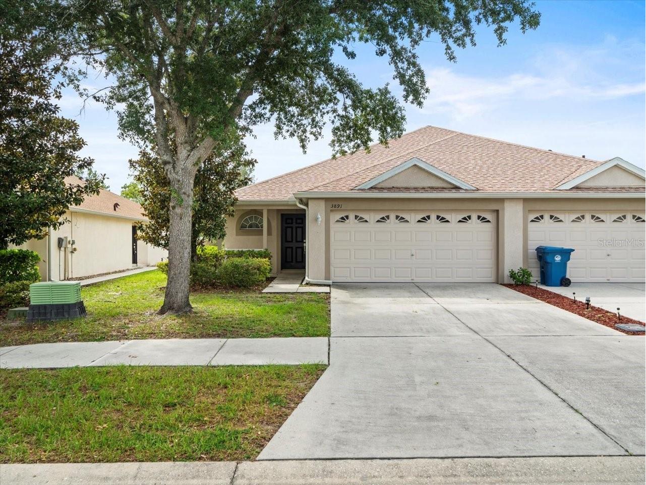 3891 Crossline Drive Spring Hill FL 34609 W7877239 image1