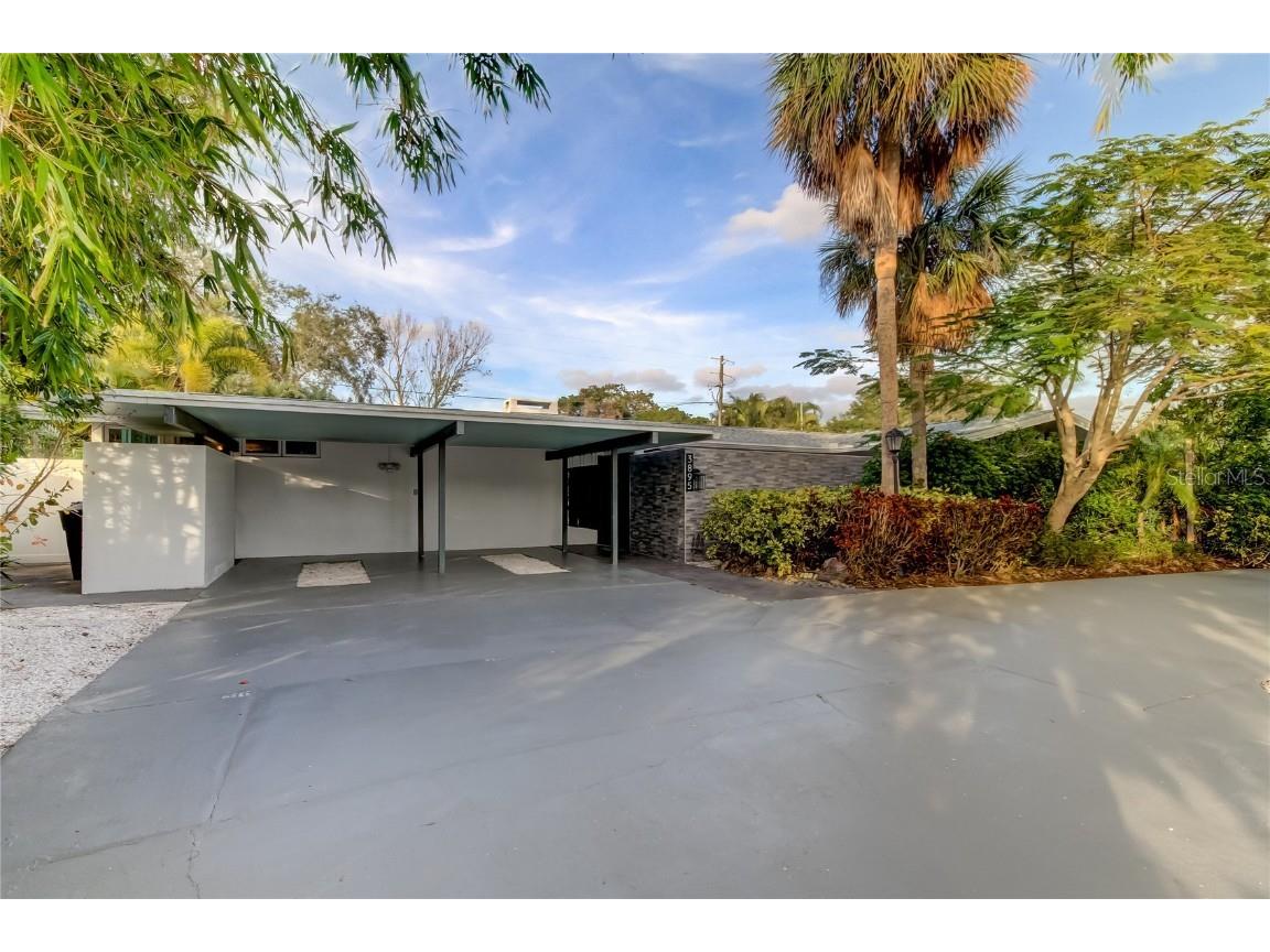 3895 50th Avenue S Saint Petersburg FL 33711 U8225723 image1