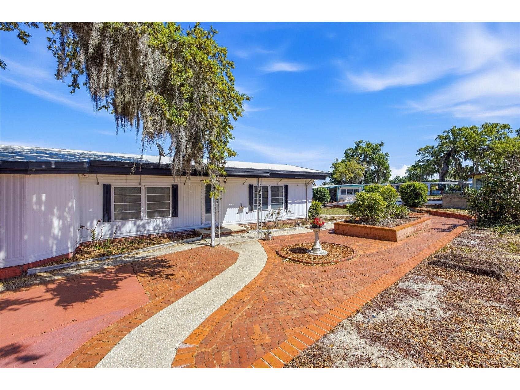 3896 Picciola Road #411 Fruitland Park FL 34731 - LAKE GRIFFIN G5111136 image4