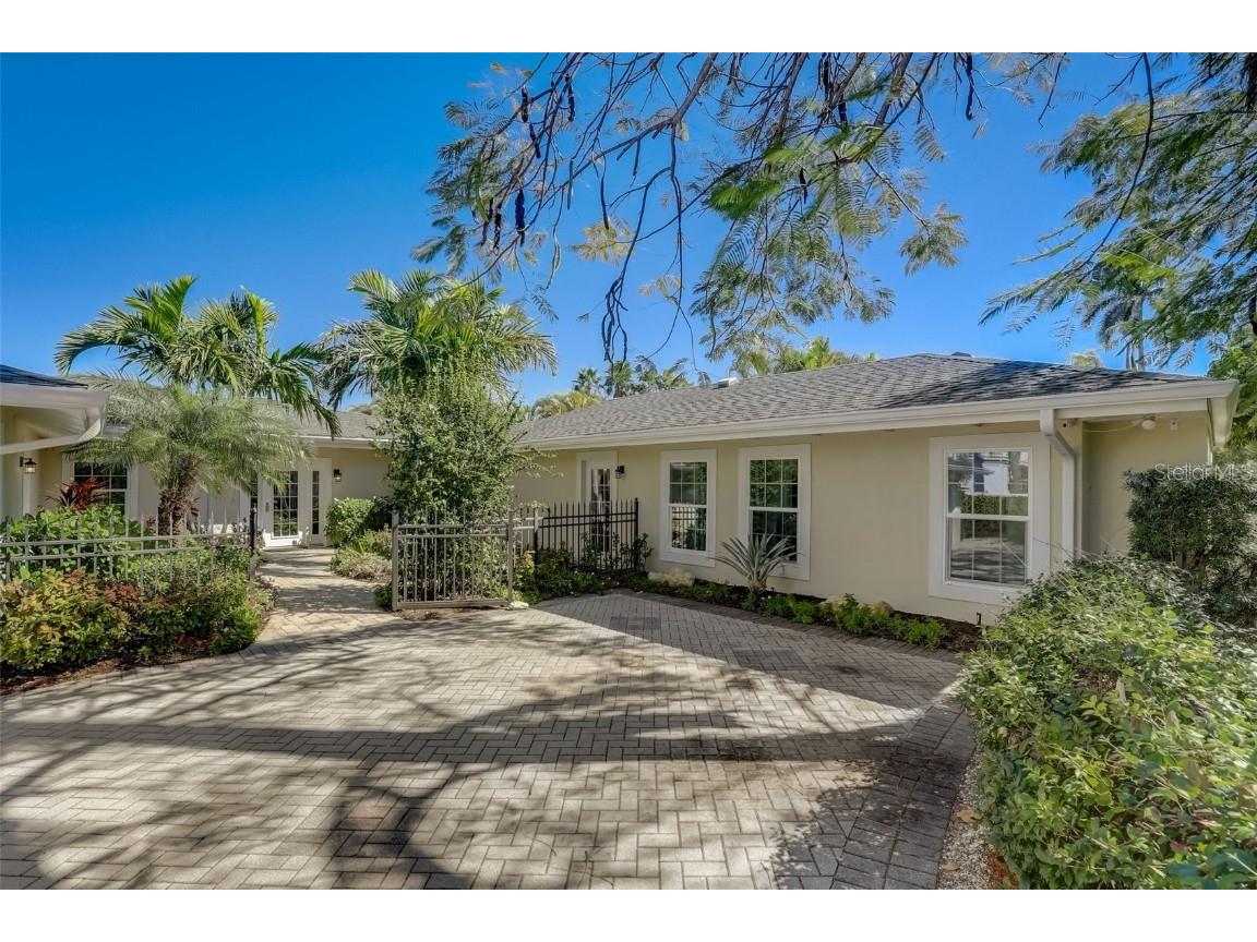 39 S Polk Drive Sarasota FL 34236 A4438333 image2