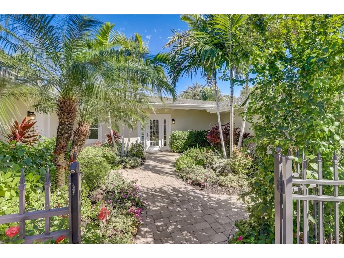 39 S Polk Drive Sarasota FL 34236 A4438333 image3