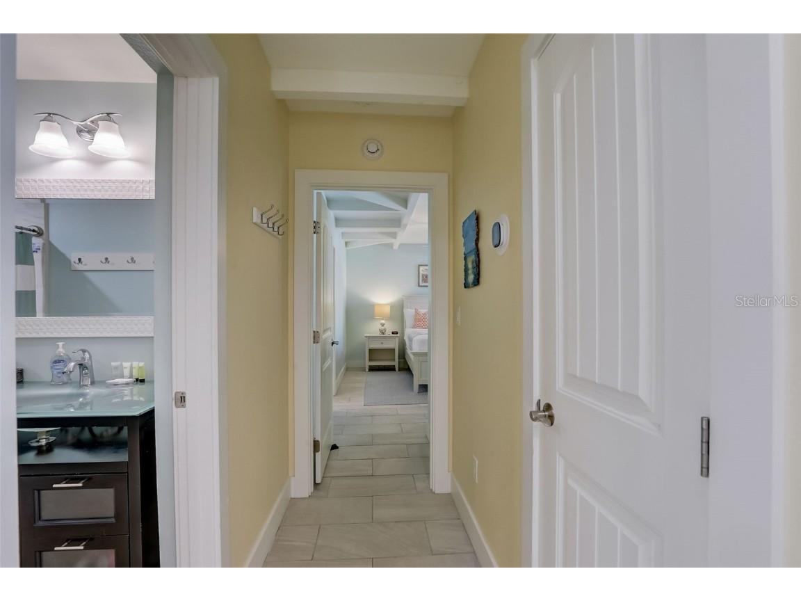 39 S Polk Drive Sarasota FL 34236 A4438333 image30