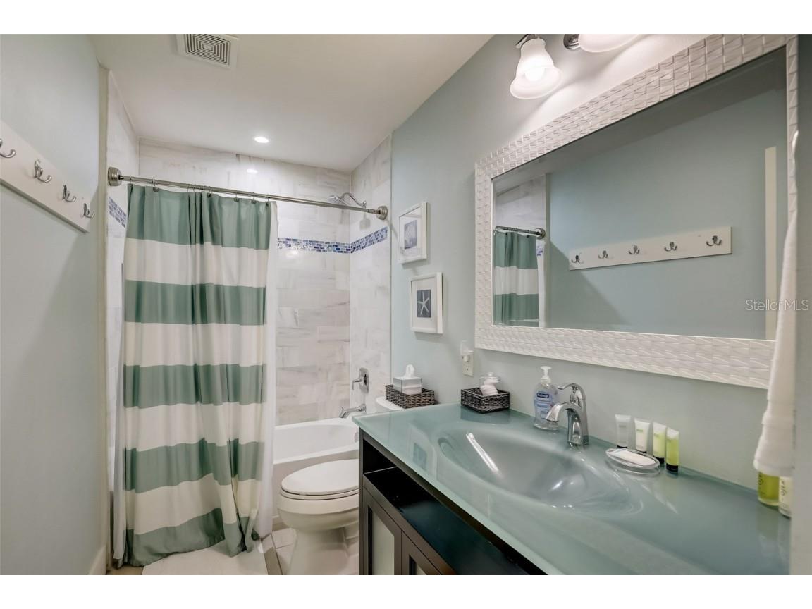 39 S Polk Drive Sarasota FL 34236 A4438333 image31